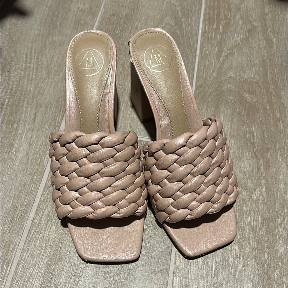 Elegant Braided Women's Mules in Tan